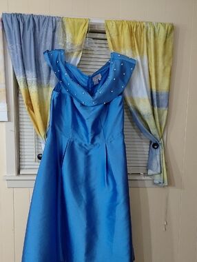 Elegant Blue Satin Fit-and-Flare Dress with Embellished Collar Size 18w